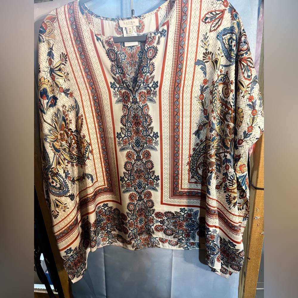 #31 Elegant Floral Patterned Blouse